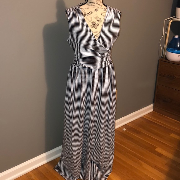 Lands' End Dresses & Skirts - Lands End White & Navy Maxi Dress